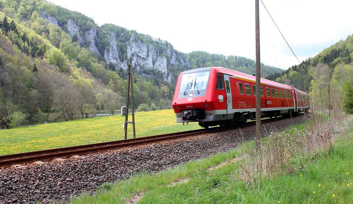 Die Donautalbahn als Neige-Tech-Zug