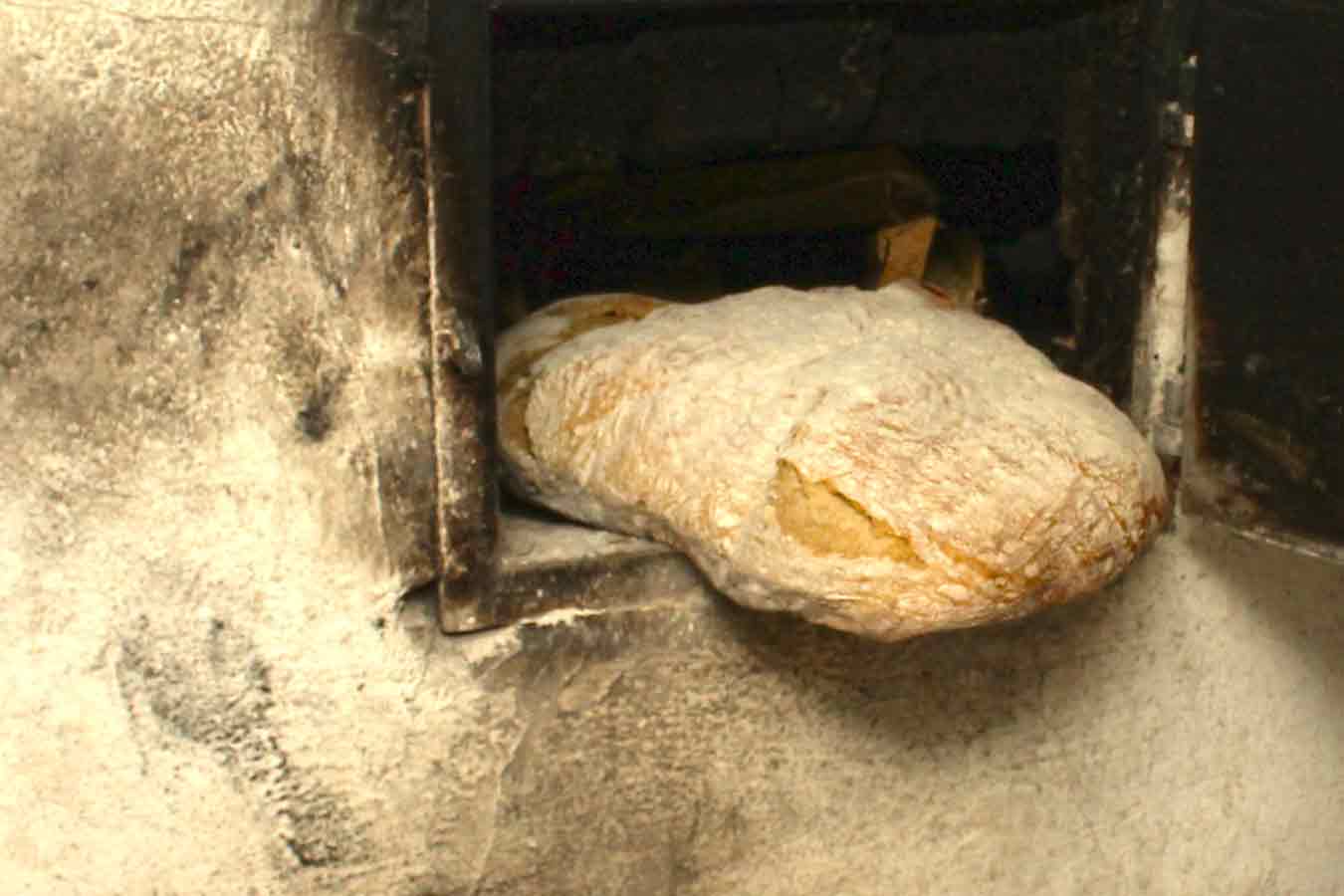 Krone Rußberg Brot aus dem Backhäusle