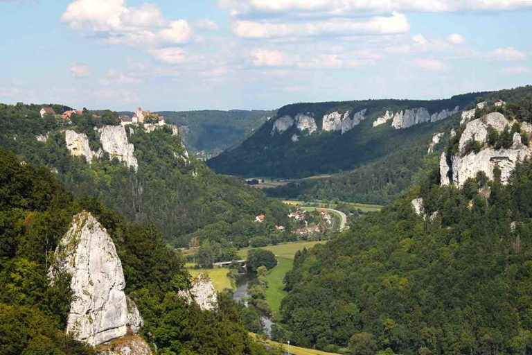 Eichfelsen-Panorama in Richtung Werenwag