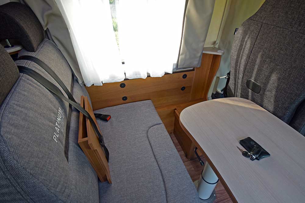 Sitzecke im Knaus Van I 650 MEG Platinum Selection