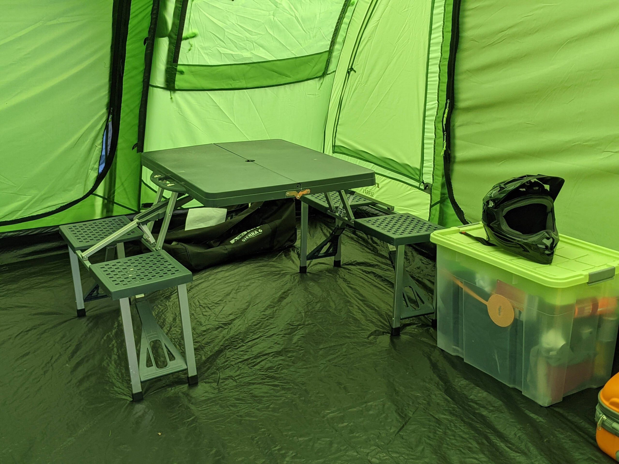 Klapptisch im Sierra 6