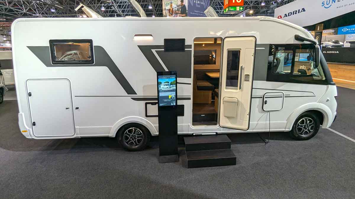 Adria Sonic Select 700 SL Seitenansicht