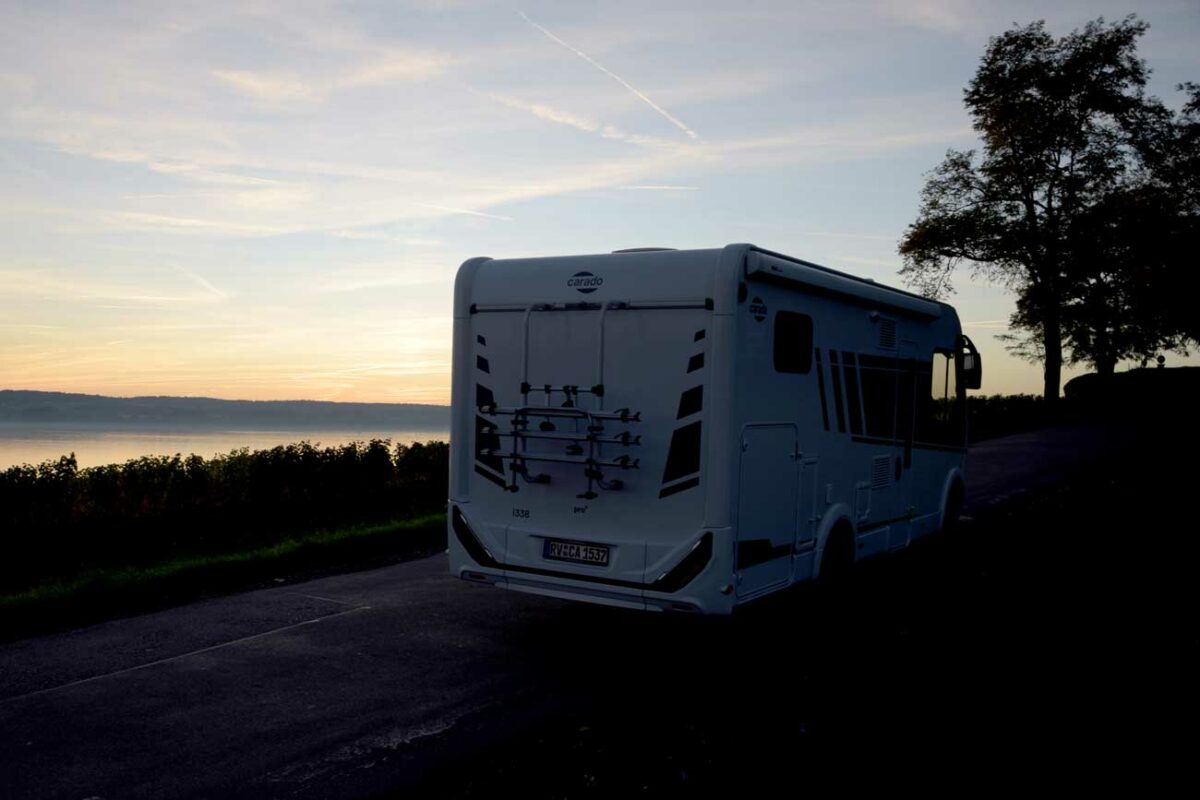 Wohnmobil im Oktober am Bodensee