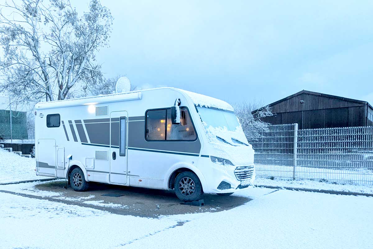 Überraschung am Morgen: der erste Schnee