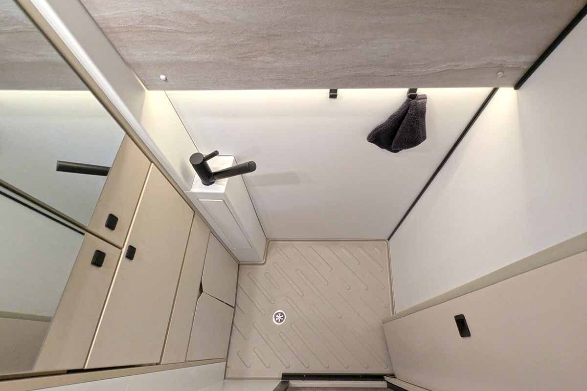 Duschkabine im Bürstner Papillon