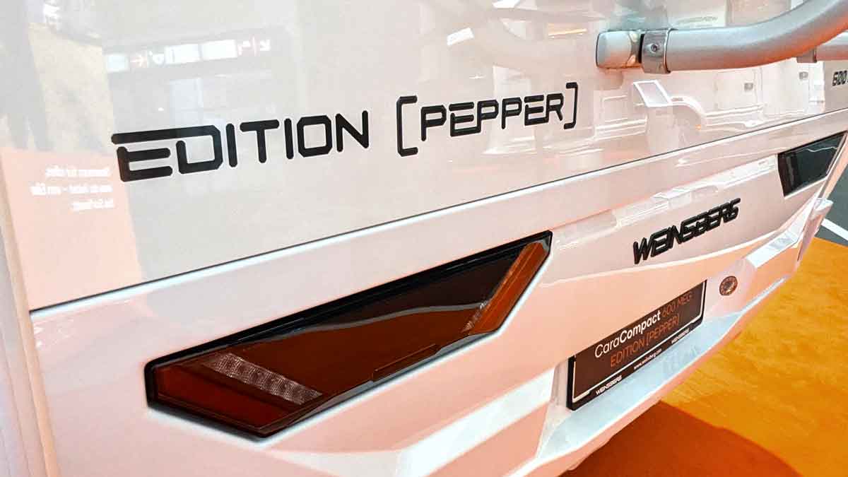 Rückleuchten und Pepper-Aufkleber