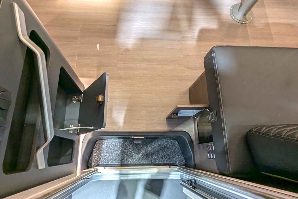 Eingangsbereich Adria Sonic Supreme 700 DL