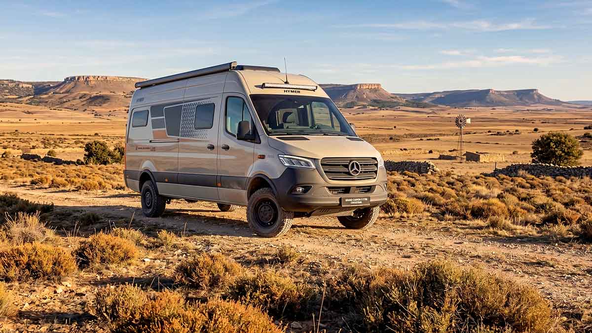 Hymer Grand Canyon S 700 in Meseta-Landschaft