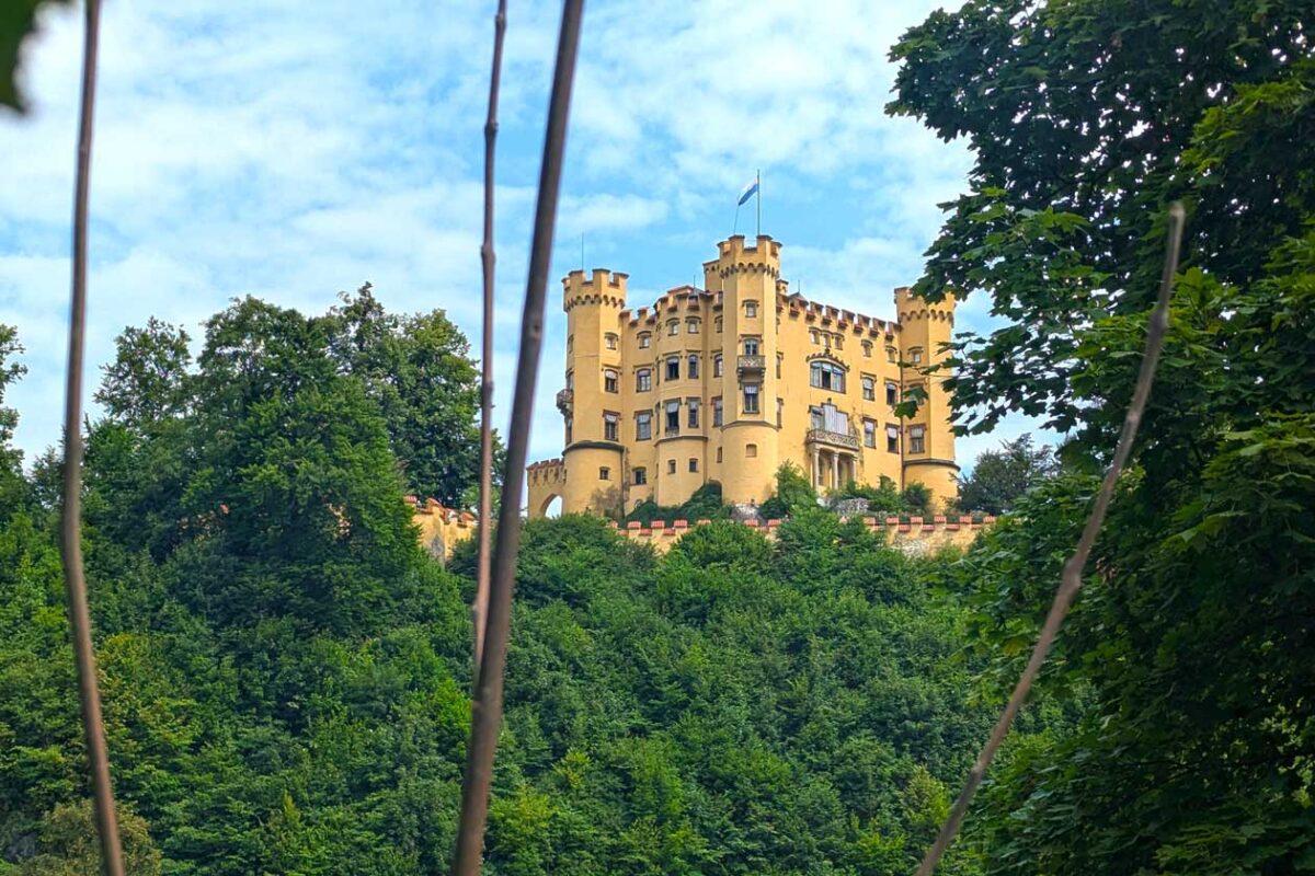 Schloss auf Hügel