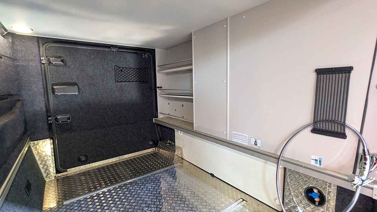 Garage mit Außendusche