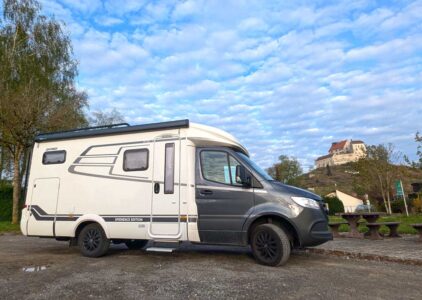 Hymer ML T 570 Xperience vor der Waldburg