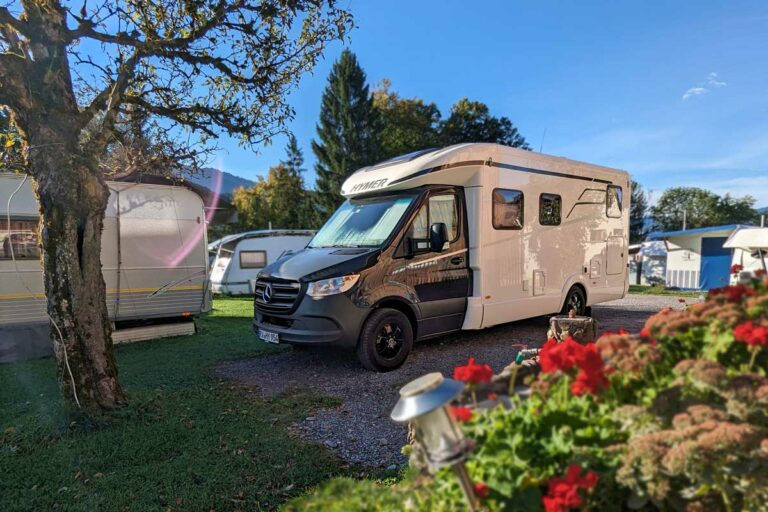 Hymer Tramp S auf Campingplatz