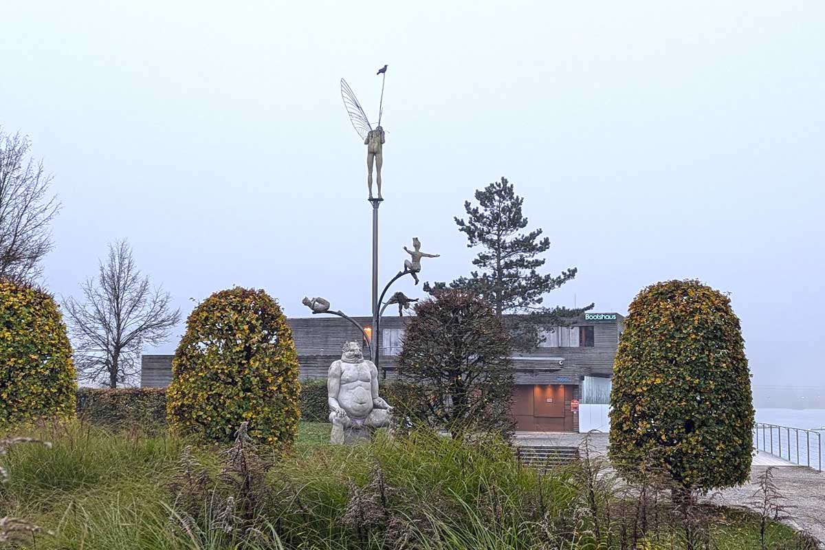 Jungbrunnen-Skulptur von Peter Lenk am Seepark Linzgau in Pfullendorf