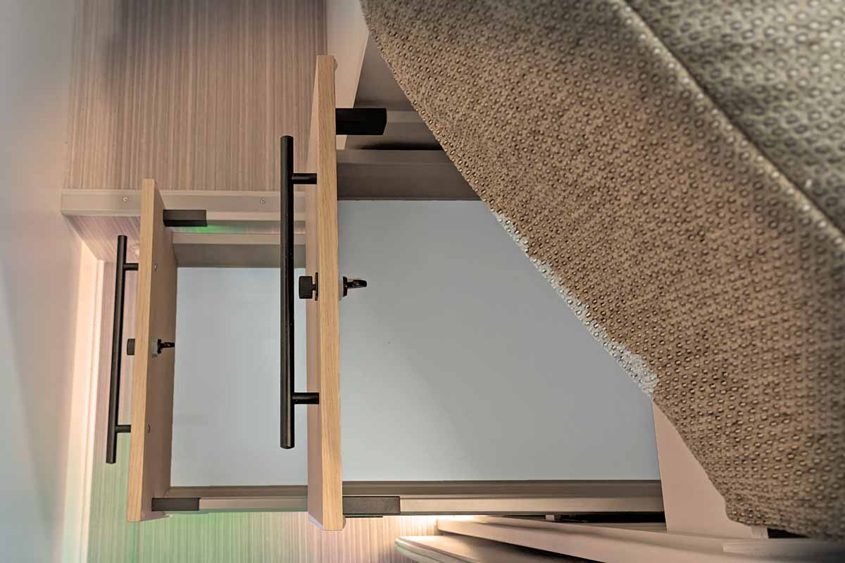 Schubladen unter dem Queensbett