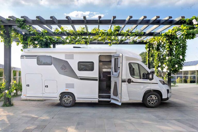 Knaus Live TI 650 MEG in Pergola