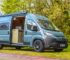 Kompanja Zwei L: clevere Klappen und Einzelbetten im sechs Meter Campervan