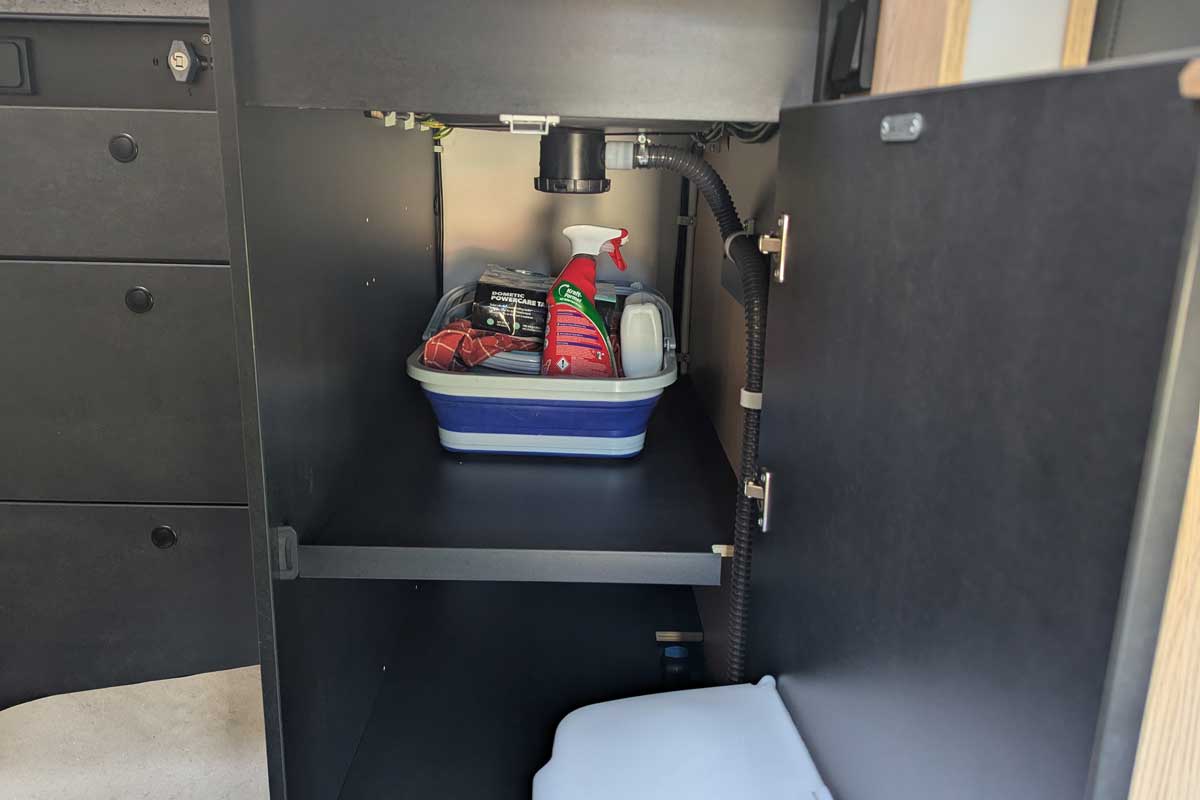 Putzzeug unter Spüle