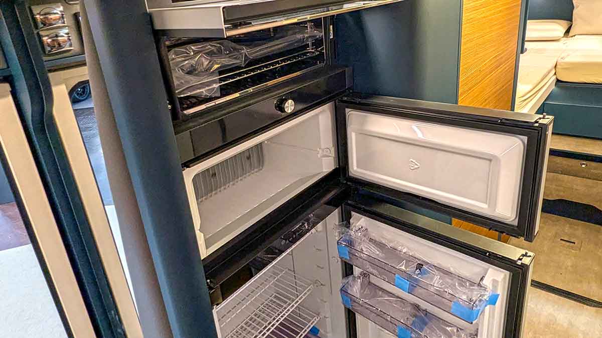Kühlschrank, Gefrierfach, Backofen