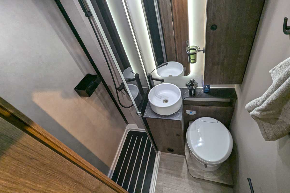 Längsbad im Benimar Tessoro 481