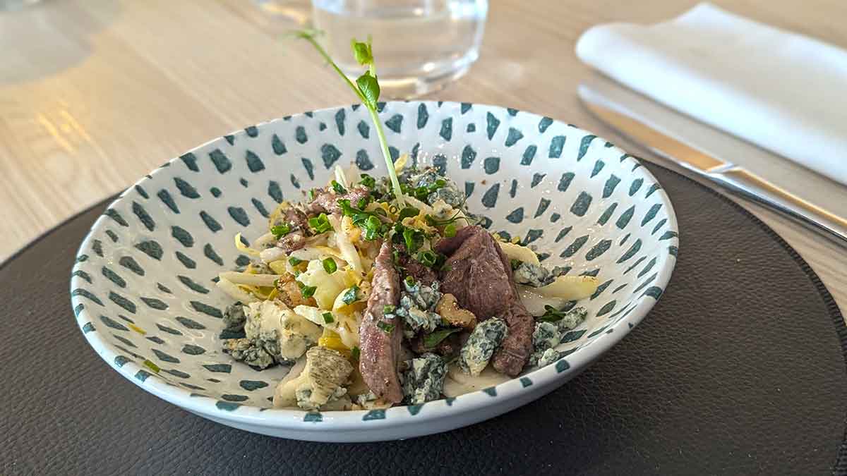 Endiviensalat mit Entenstreifen