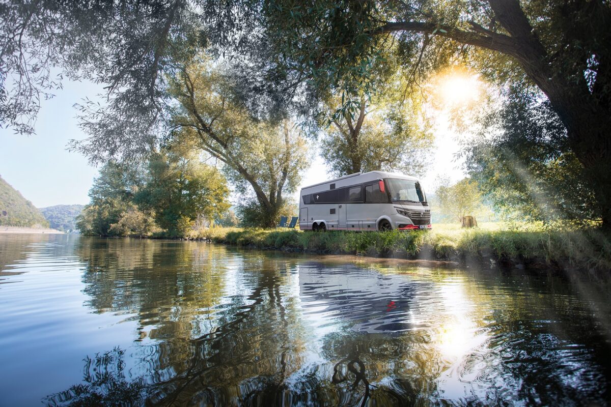 Arto 88 an einem See