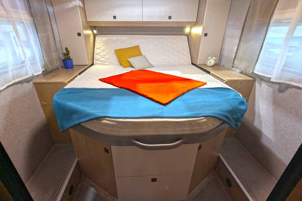 Queensbett im Hobby Ontour C 700 GQ