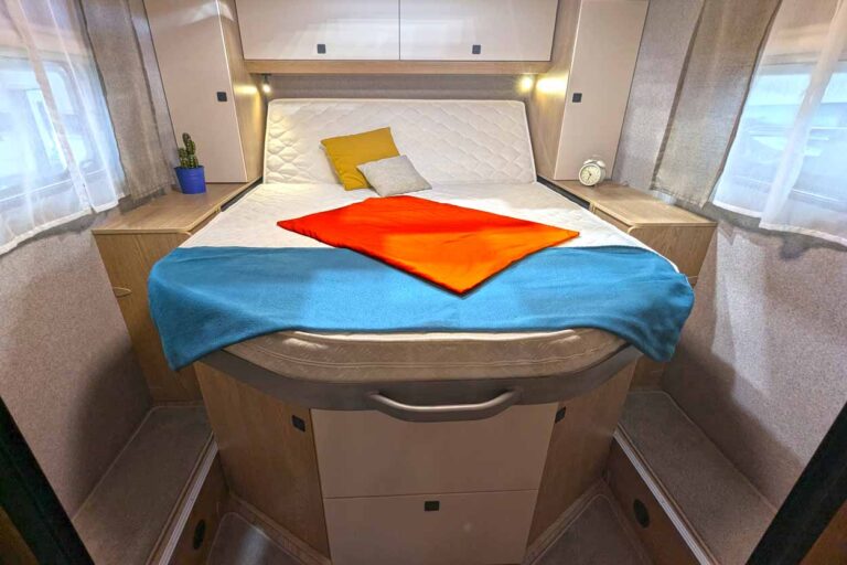 Queensbett im Hobby Ontour C 700 GQ