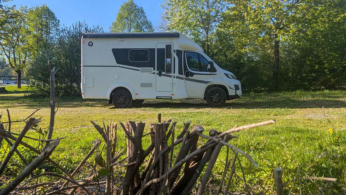 Sunlight T58: 6m Mini-Teilintegrierter mit allem an Bord