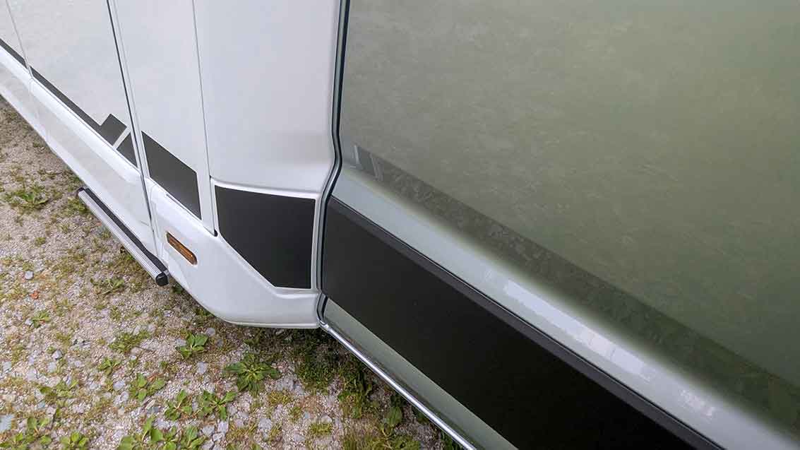 Übergang Fahrerhaus zum Aufbau im Fußbereich