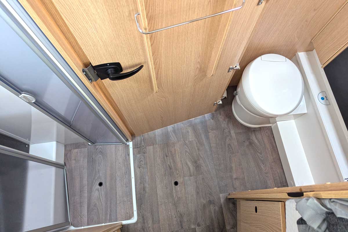 Raumbad im Sunlight T 680