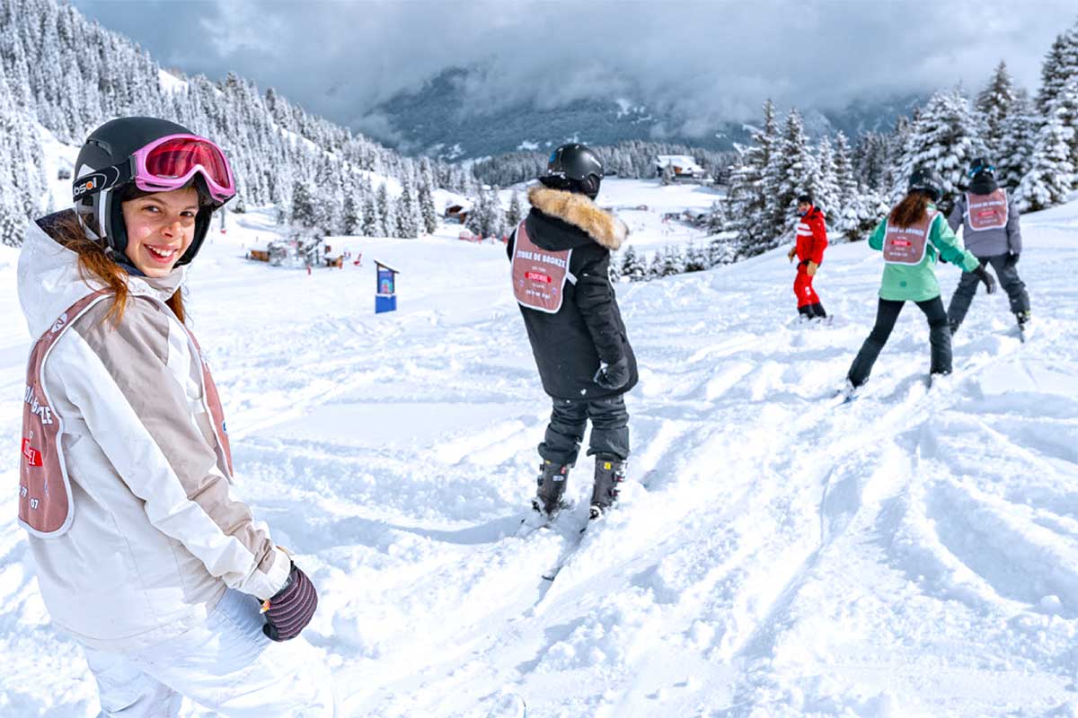 Skifahrer in den Savoier Alpen