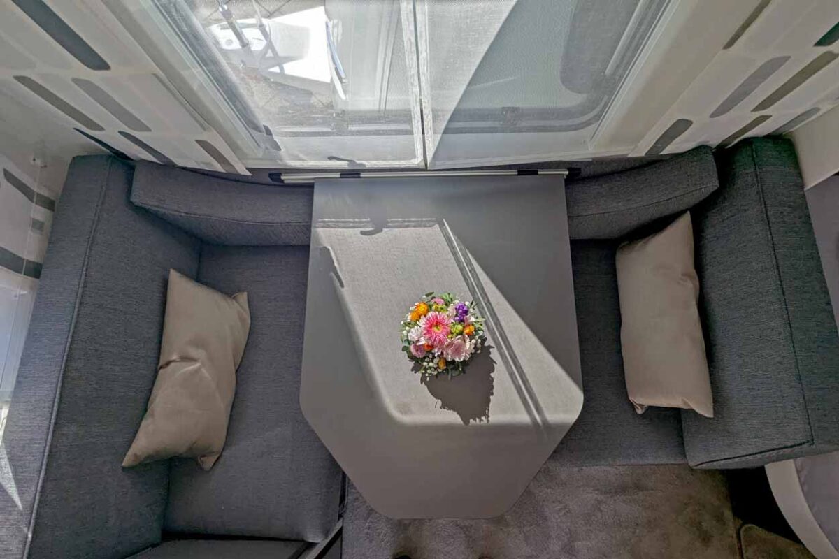 Sitzgruppe im Bianco Activ 390