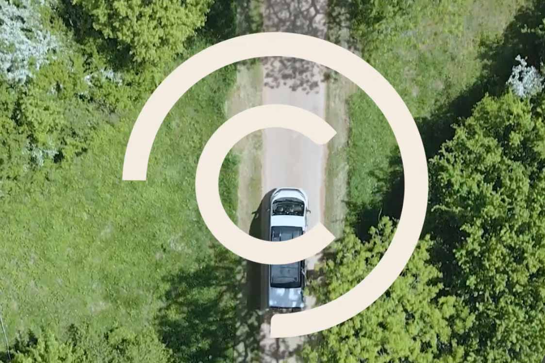 Corigon-Logo auf Wohnmobil in Vogelperspektive