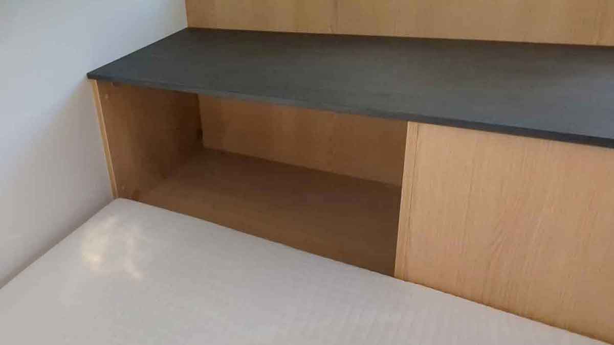 Fach im Sideboard