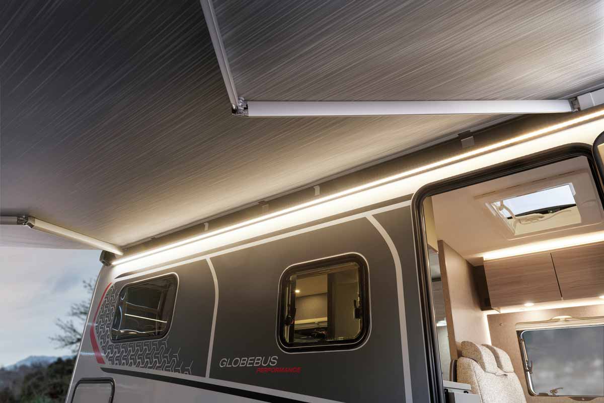 Markise mit Außenbeleuchtung