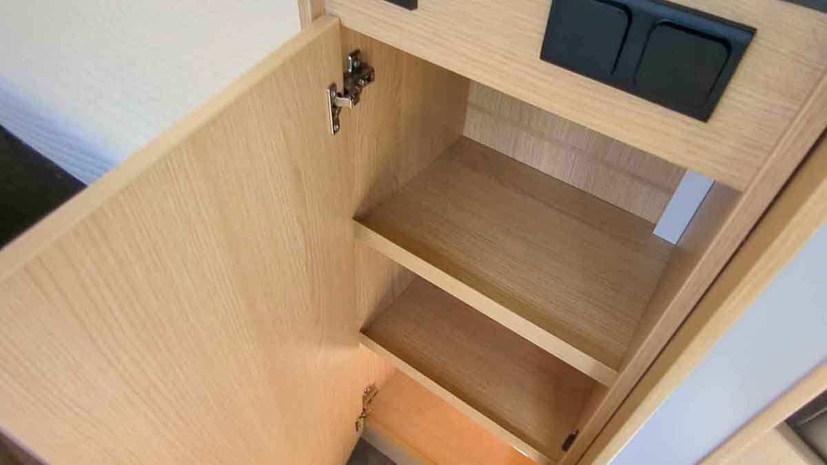 Schrank im Sideboard