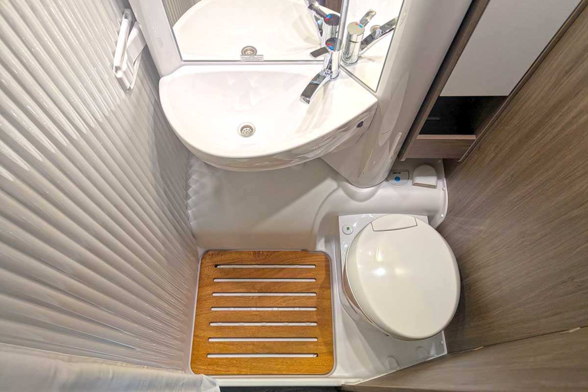 Variobad mit Schwenkwand