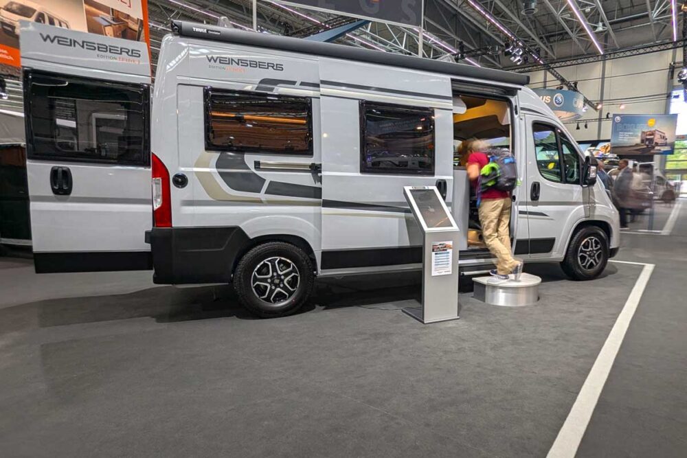 CaraBus 600 ME Edition [FIRE] auf Messestand