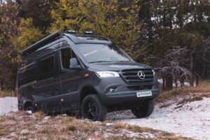 Supertwin: neuer 4×4-Sprinter Campervan von Adria