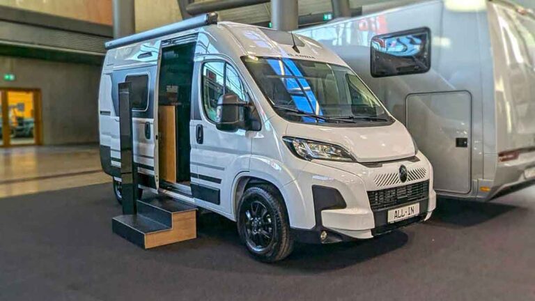 Adria Twin 540 SPB all in auf Messestand