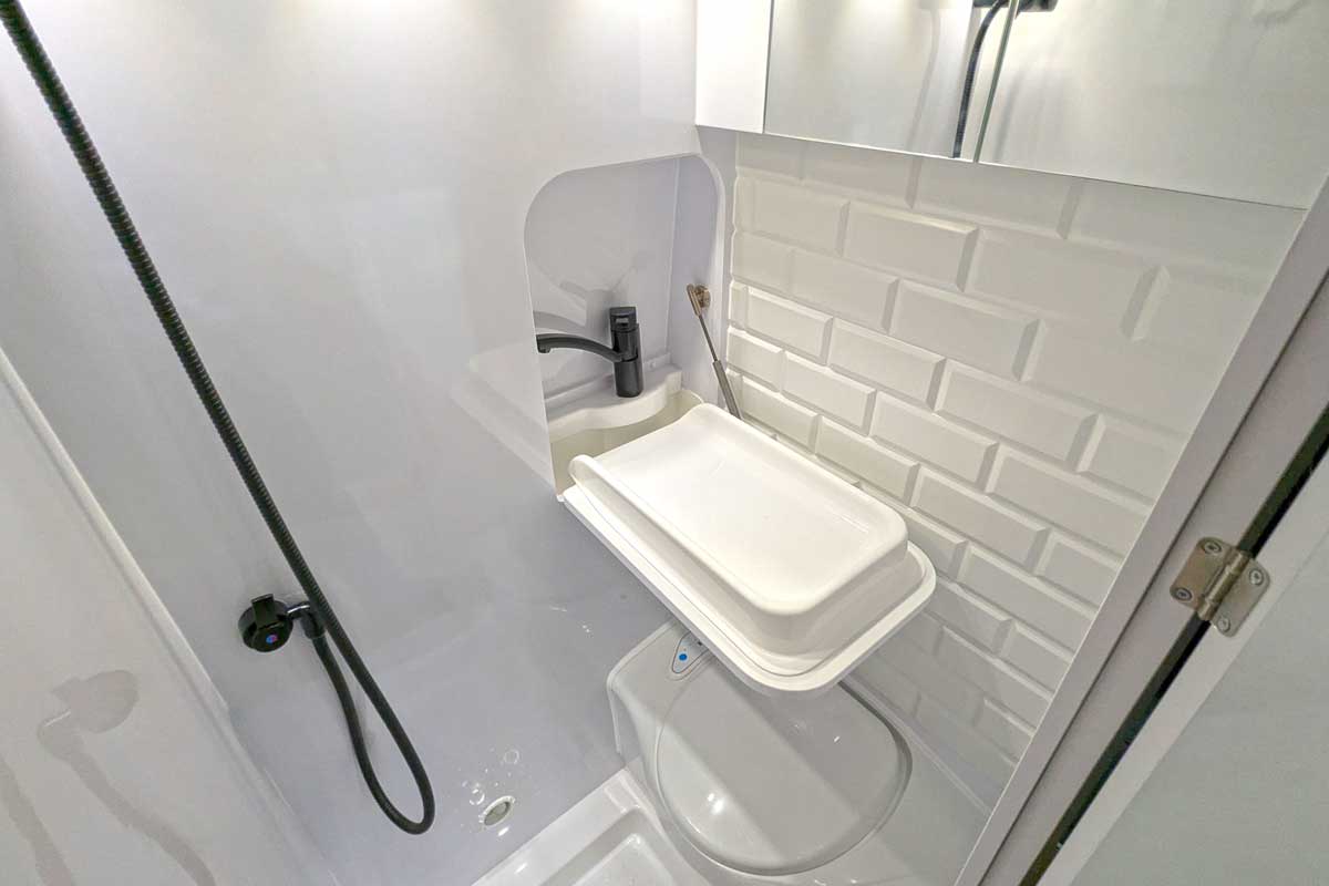 Klappwaschbecken im Freedo 599