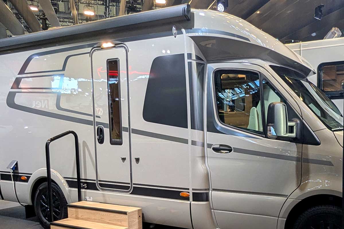 Wohnmobil komplett steingrau
