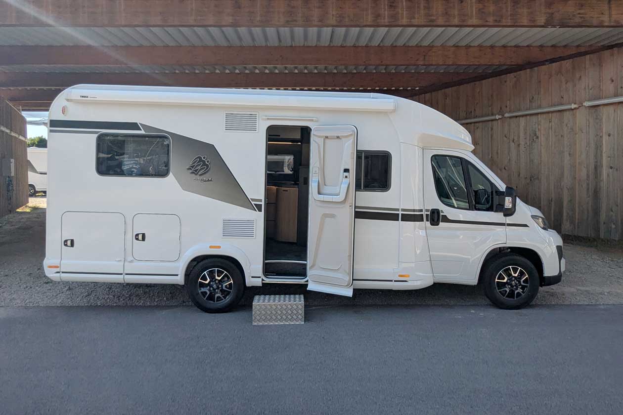 Knaus Live Wave 650 MEG Platinum Selection