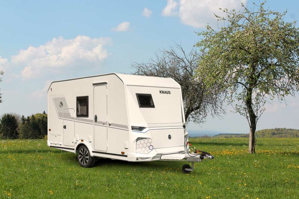 Knaus Yaseo 340 PX auf Streuobstwiese