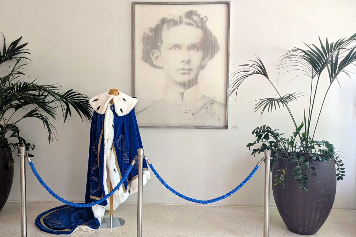 König Ludwig Bildnis mit Hermelin-Mantel