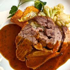 Rinderrollbraten mit Blumenkohl