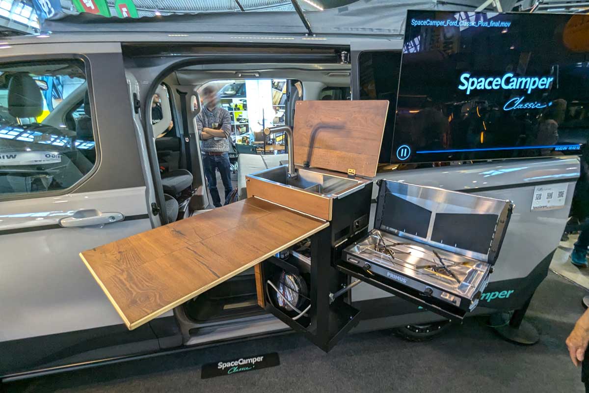 Spacecamper Ford