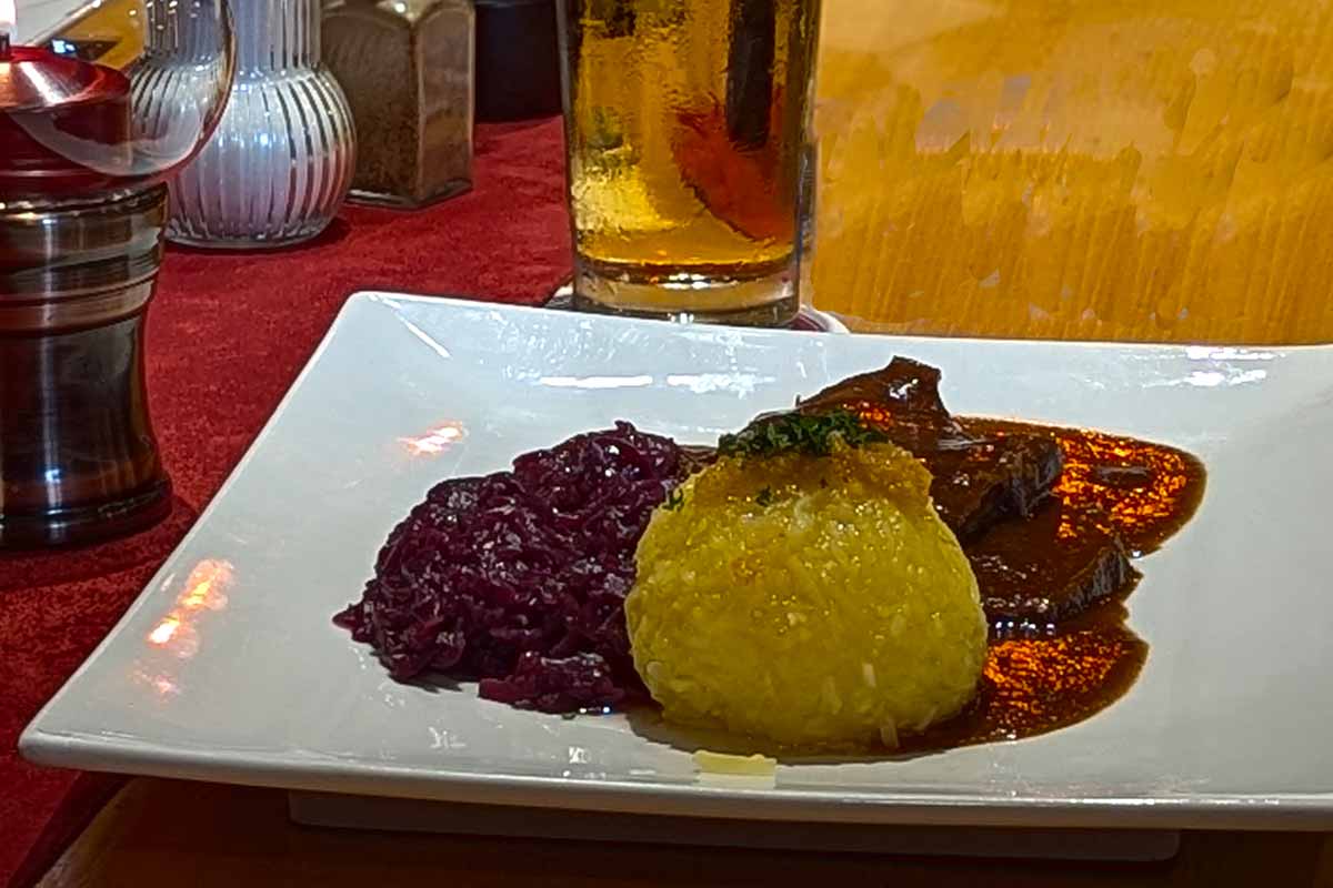 Sauerbraten im Restaurant zum Hechten